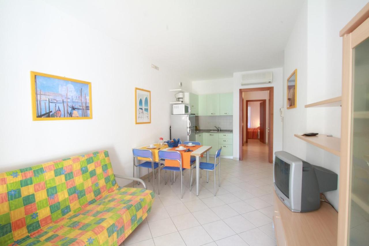 Residenza Le Acacie Apartment Bibione Exterior photo