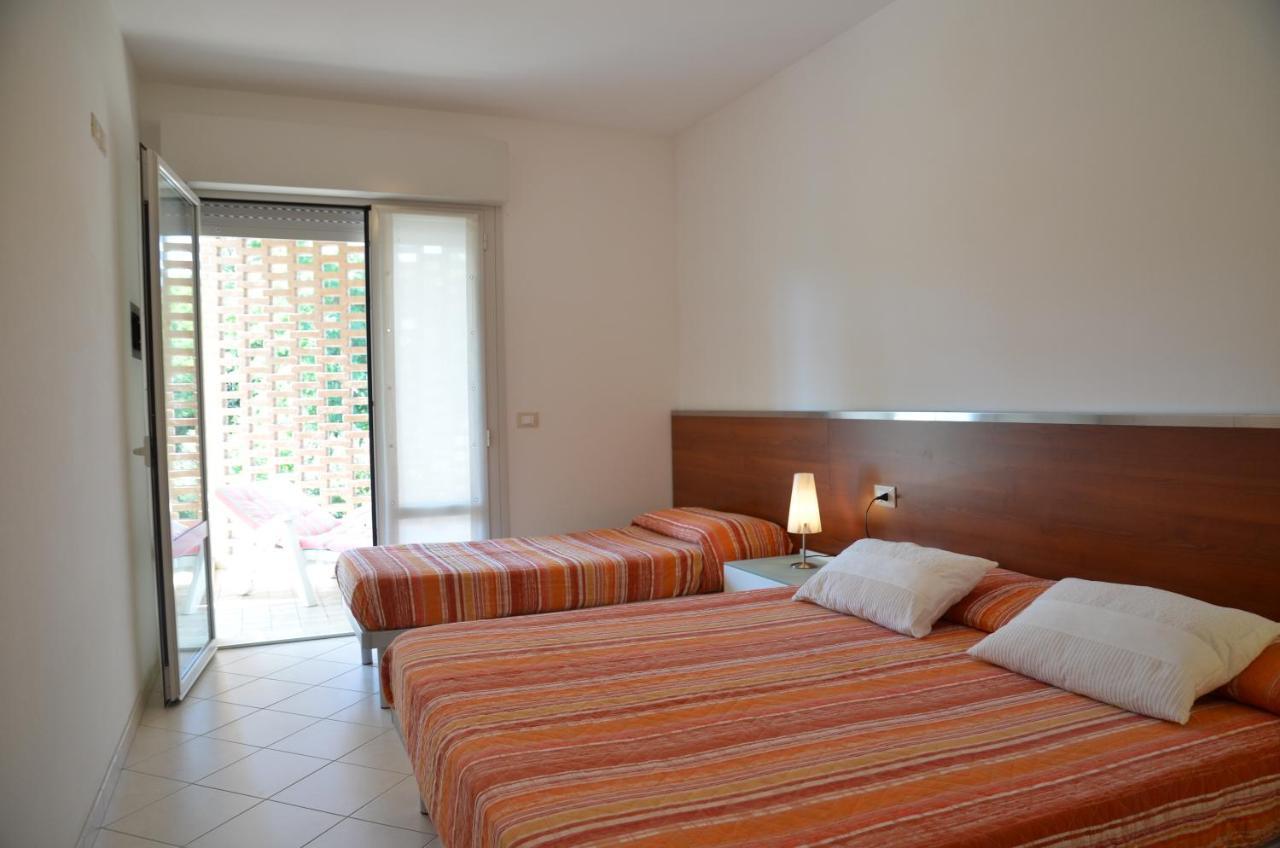Residenza Le Acacie Apartment Bibione Exterior photo