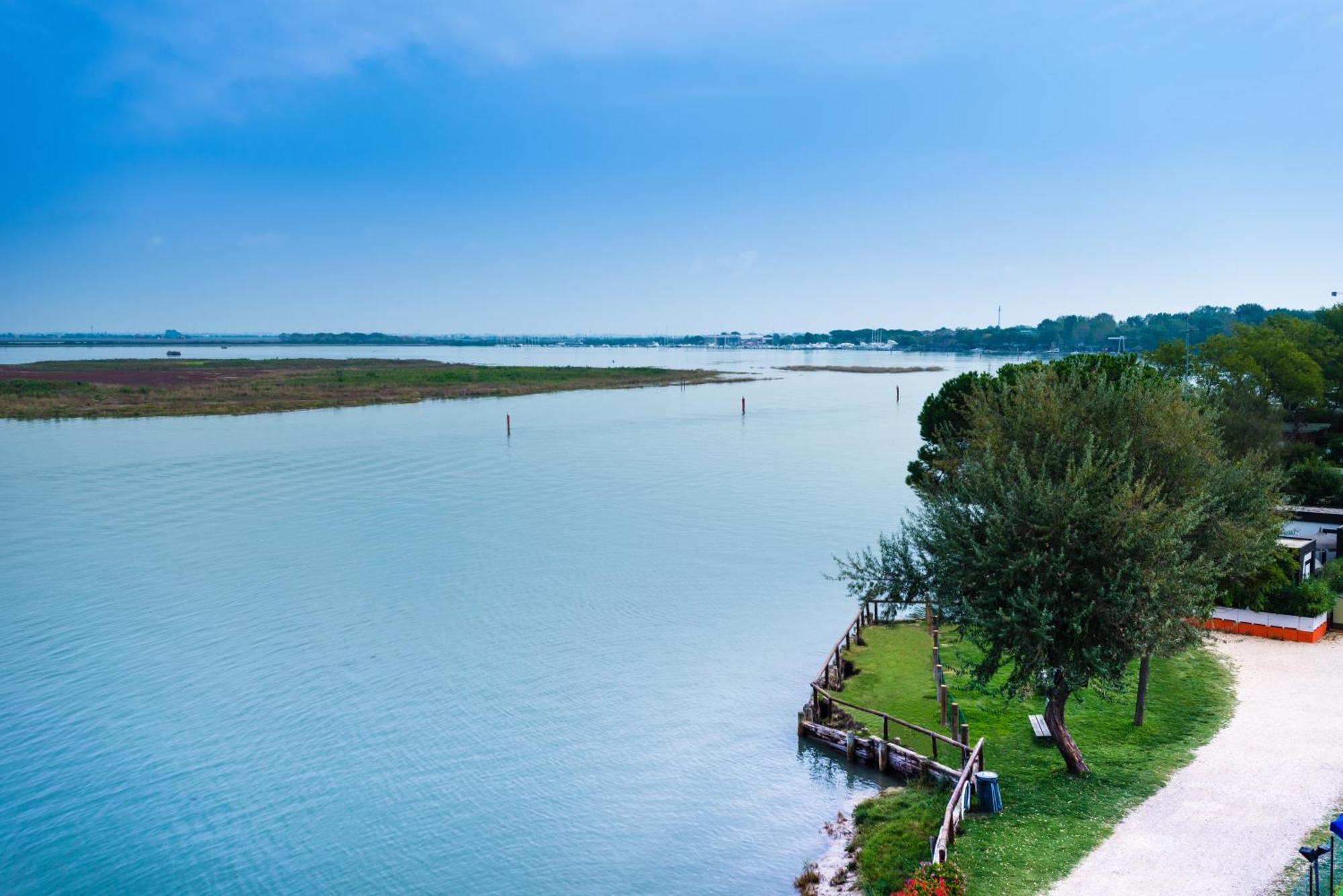 Residenza Le Acacie Apartment Bibione Exterior photo