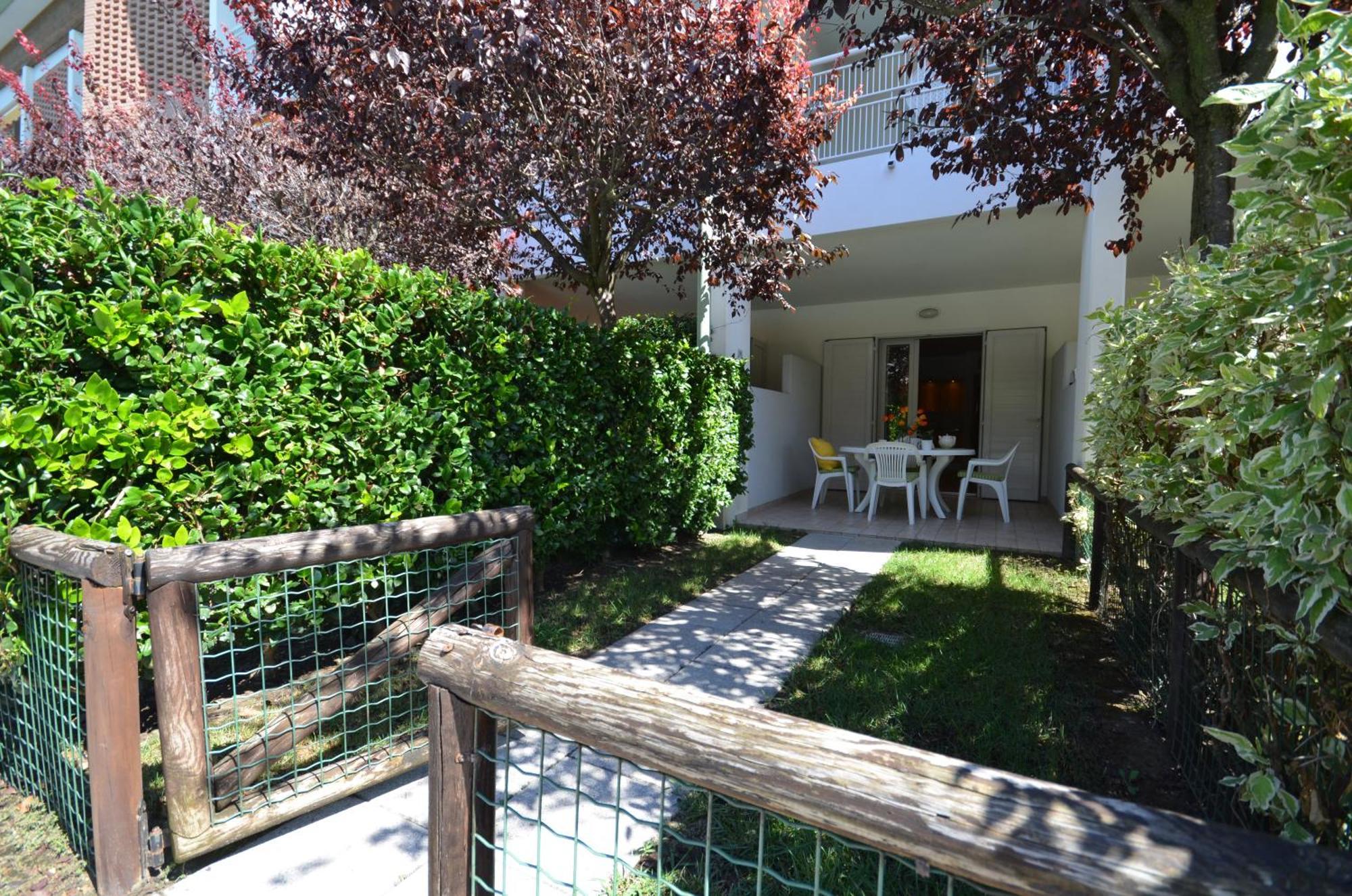 Residenza Le Acacie Apartment Bibione Exterior photo
